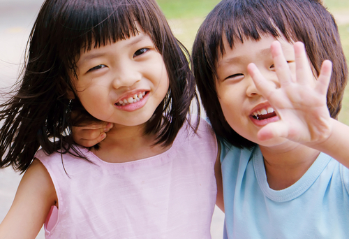 出産報告や引越の挨拶にオススメ！おしゃれな年賀状写真を自宅で撮ろうグラこころ