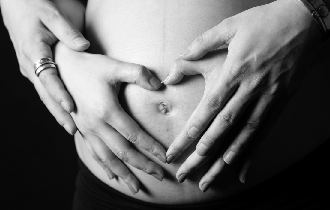 マタニティフォトをモノクロでかっこよく!東京のおすすめスタジオ4選