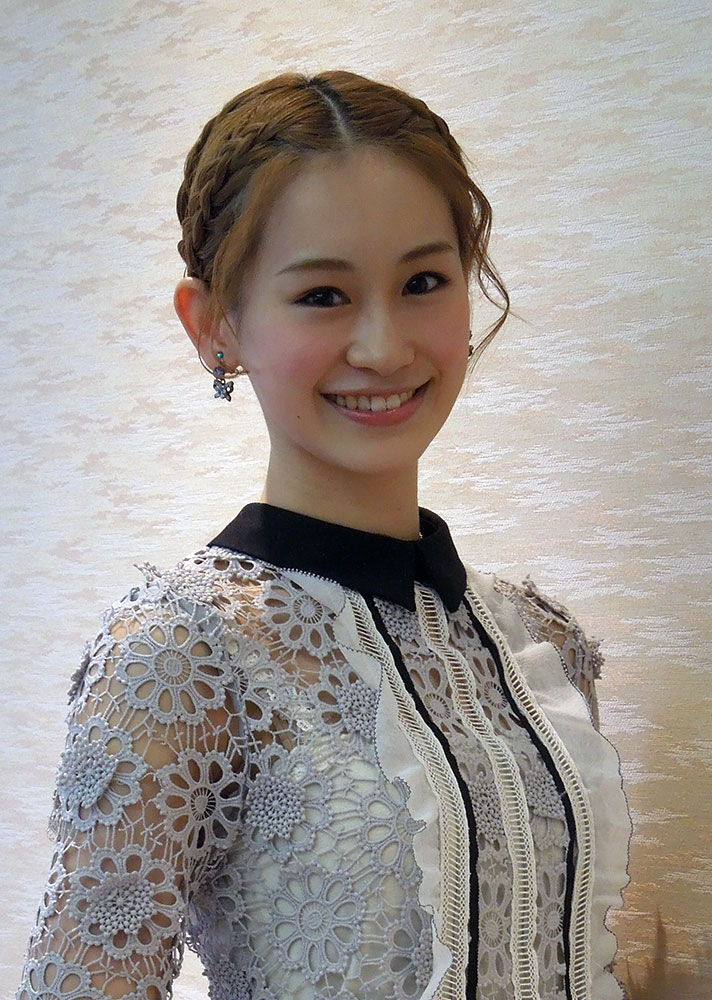 愛希れいか、入団１０年目ラスト公演開幕「最高のエリザベート届けたい」 - スポーツ報知