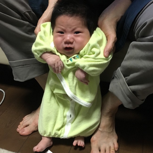 手を器用に育てる方法①〜原始反射について