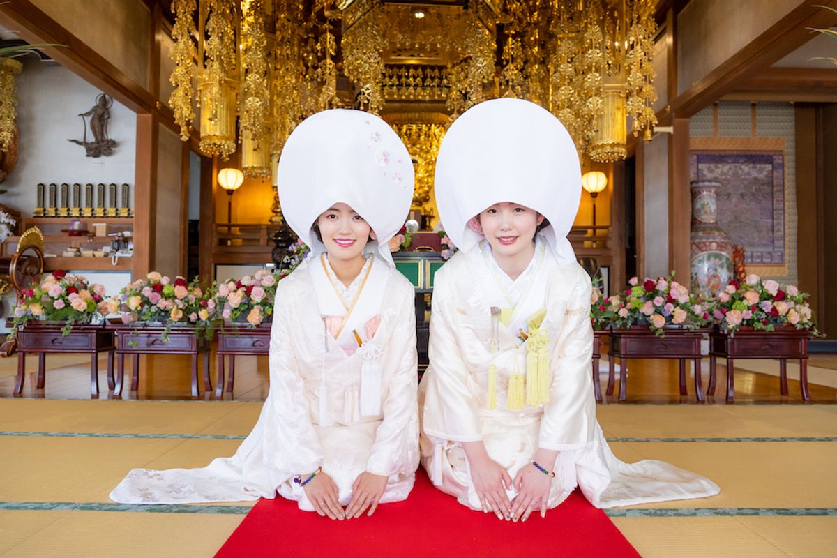 同性カップルが挙式 芸能人の女性同士