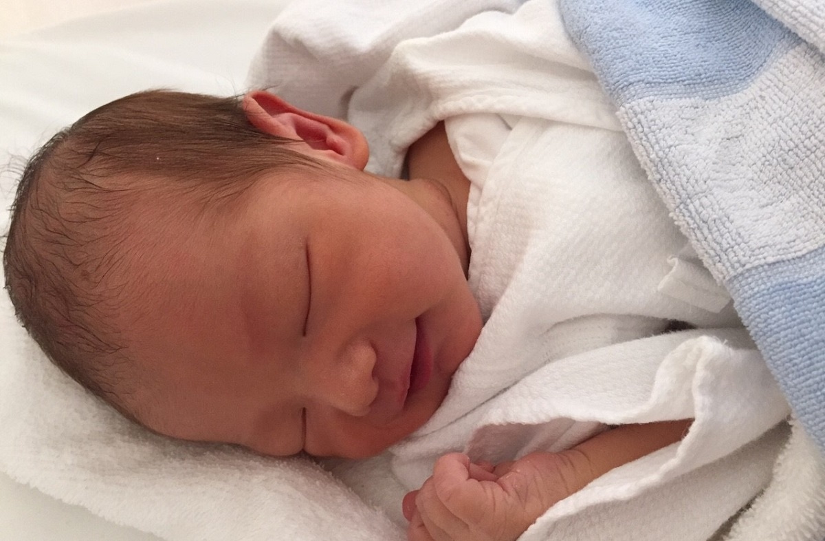 300点を超える赤ちゃん 抱き上げるのストックフォト、写真、そしてロイヤリティフリーの画像 - iStock高い高い, 額