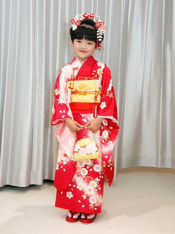 七五三おまいり 生田神社 ・撮影日2025 5 2家族写真のラヴィクルール・フォトスタジオ