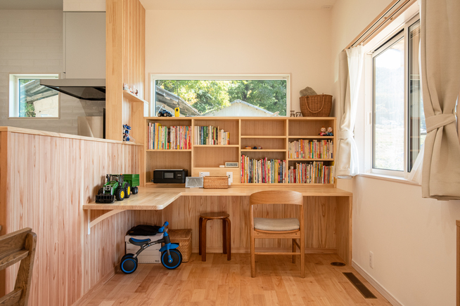 小学生ママが発見！「リビング学習」でも散らからないコツ3選 - ARNE