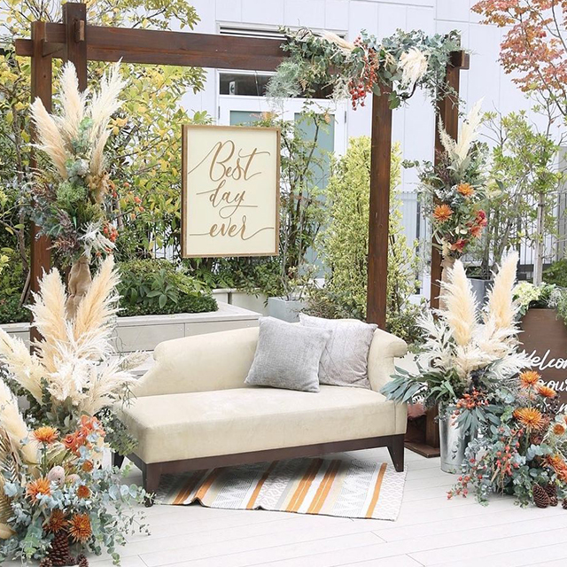 今注目の「高砂ソファ」を取り入れた結婚式のオシャレアレンジ！ マイナビウエディング プレミアムヴェニュ
