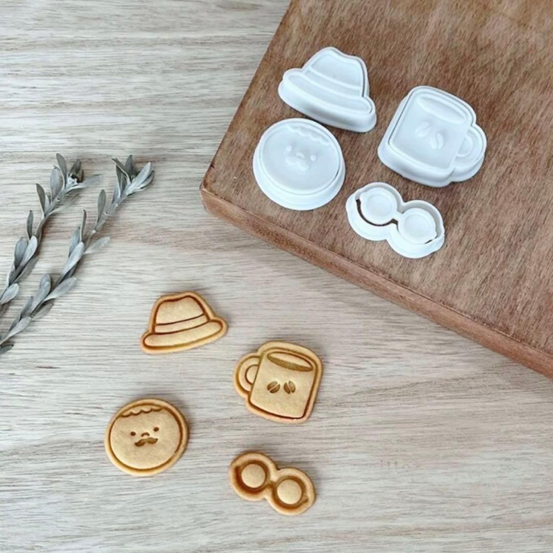 父の日プレゼント👔 ＊ベビの手形クッキー👶🍪今日は父の日我が子と一緒に父の日サプライズ大成功喜んでくれてよかったお手紙も上手に渡せてえらい👏おててかわいい💕父の日プレゼント手作りクッキー手形クッキーお菓子作り記録お菓子作り好きな