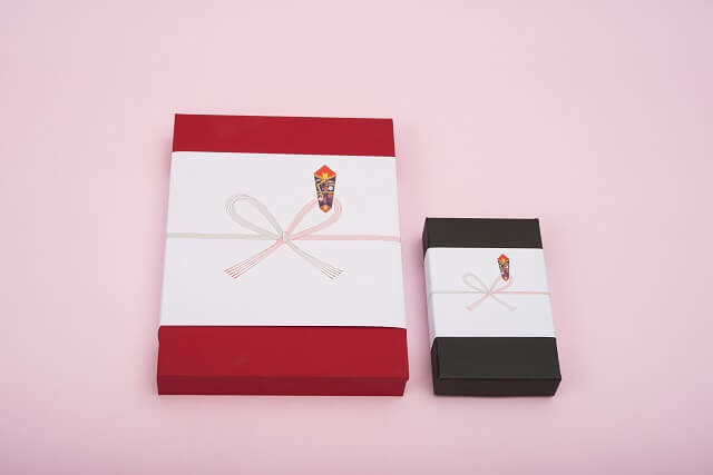彼女の家に持っていく手土産って？喜ばれるおすすめ人気ランキングミツケヨ