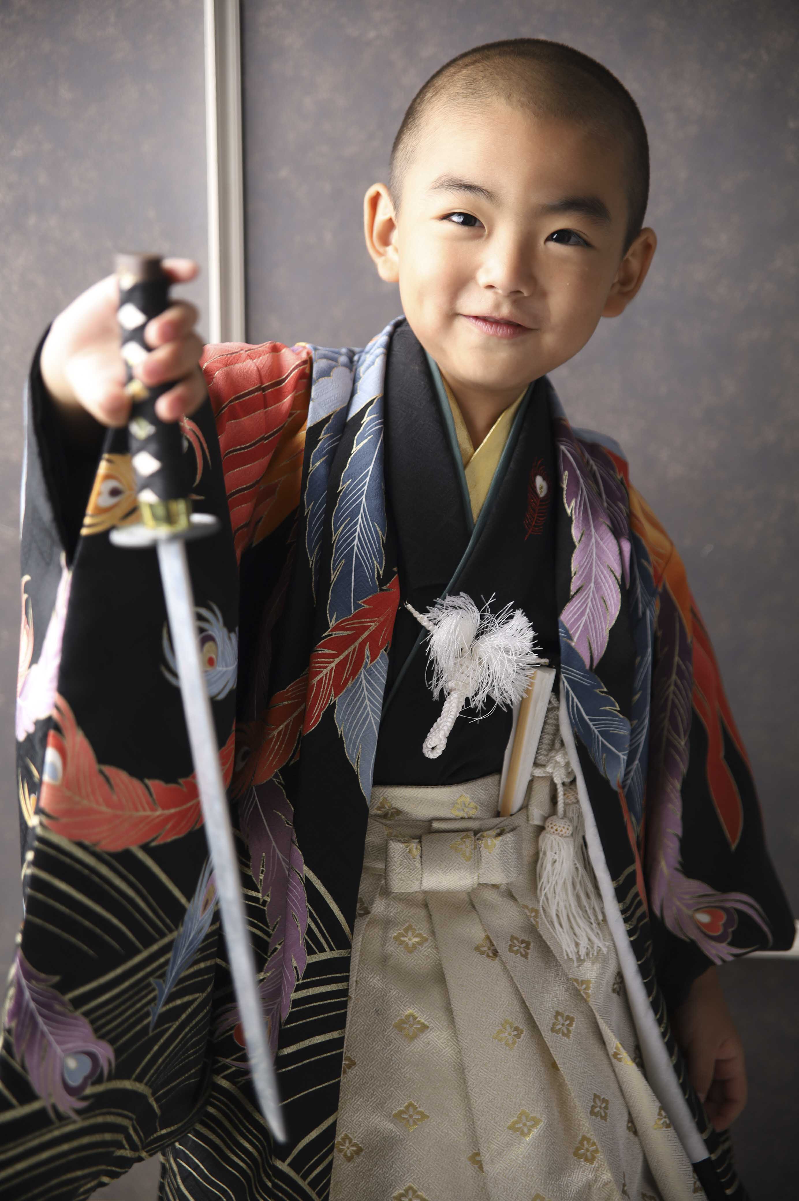 これぞ役者魂⁉ バズカットで坊主にした人気セレブをビフォーアフターで徹底比較