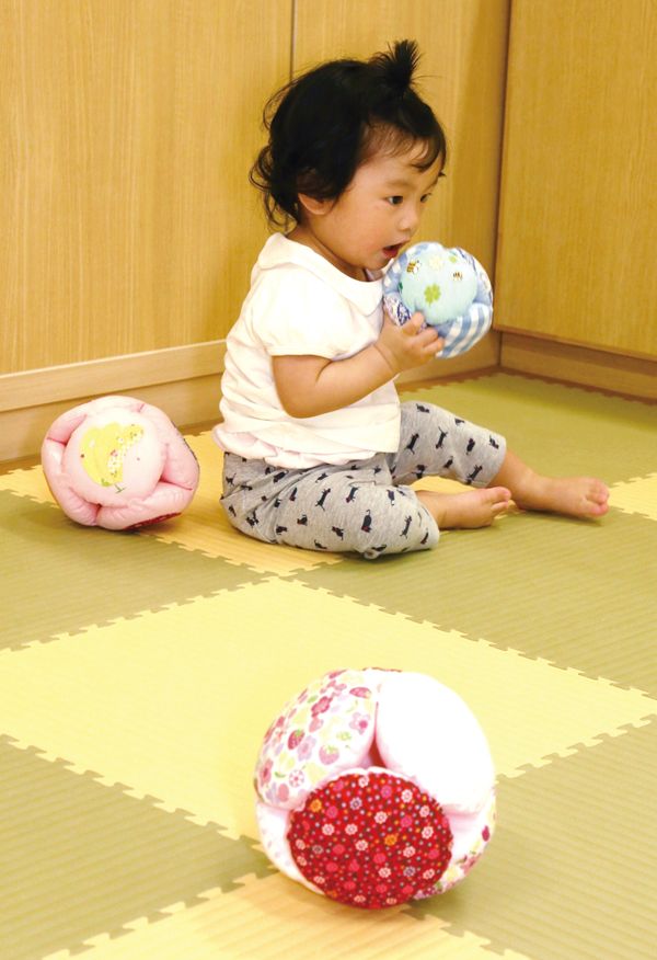 手作りおもちゃ☆ふわふわ布ボールたろじろママのおもちゃ日記