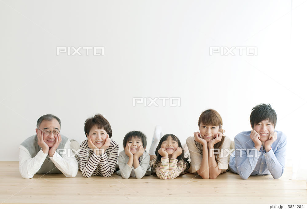 15 件の「家族面白い写真」や「写真」のアイデアを見つけましょう面白い写真、家族写真のポーズ、家族 など