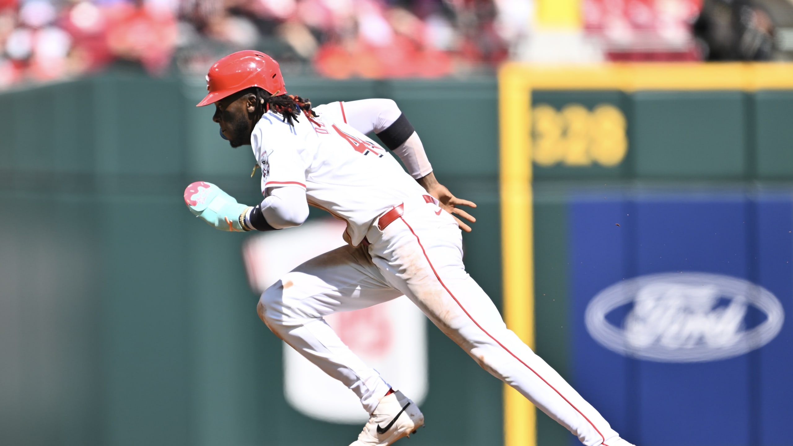 エリー・デラクルーズが二盗、三盗: 野球の英語