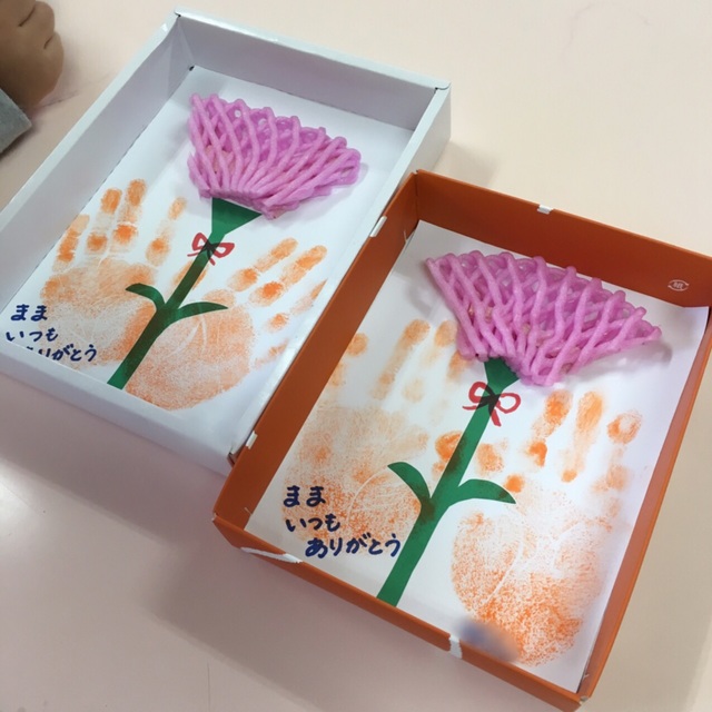 母の日のプレゼント製作 年少組へいわようちえんブログ