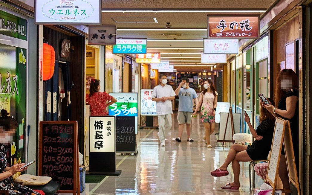 東京都港区で街歩き～解体が迫る昭和遺産ニュー新橋ビルと新橋駅前ビル | 日本の街並みと鉄道のコレクション