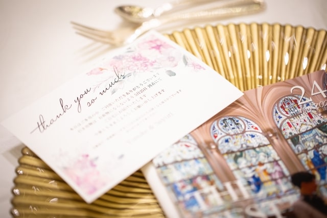 結婚式の席札メッセージの例文、ゲストをキュン♡と感動させるコツとは？favori blog ファヴォリ クラウドブログ