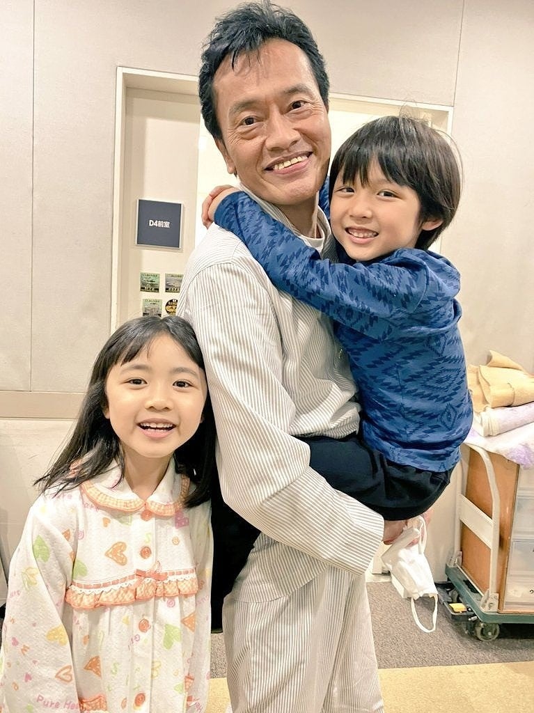 祝・第２子誕生！妻夫木聡＆マイコ「結婚直後の２ショット」写真FRIDAYデジタル