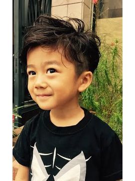 小学生カット小学生カット男の子キッズカット男の子 ▶︎くせ毛を活かした ショートヘアバリカン もうすぐ 冬休みになりますね⛄️年内、予約は１時間メニュー枠が残り数件です。 キッズカット か 学生さんカット でしたらお受けできますのでご予定下さい👍🏼 学校