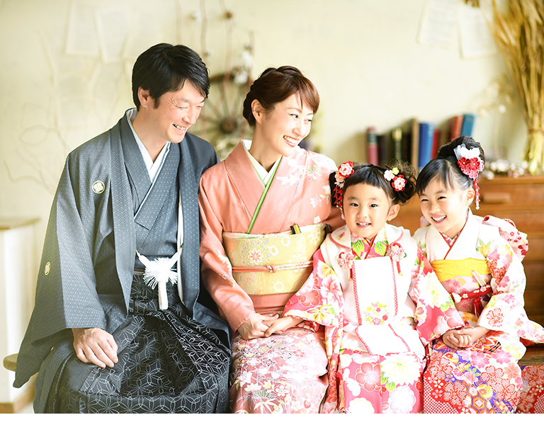 七五三の家族写真 両親の服装は和装・洋装どちら？祖父母・兄弟姉妹もご紹介フォトスタジオ ハピスタ 家族写真・子供写真・七五三