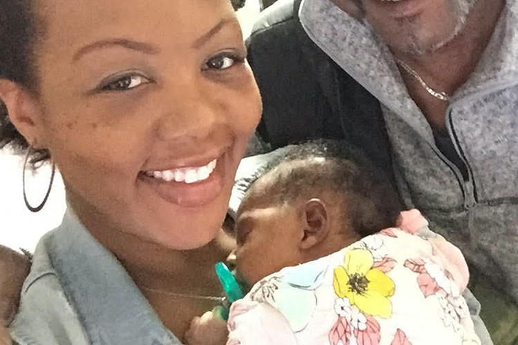 白人と黒人、3世代家族のイラスト215060960- イメージマート