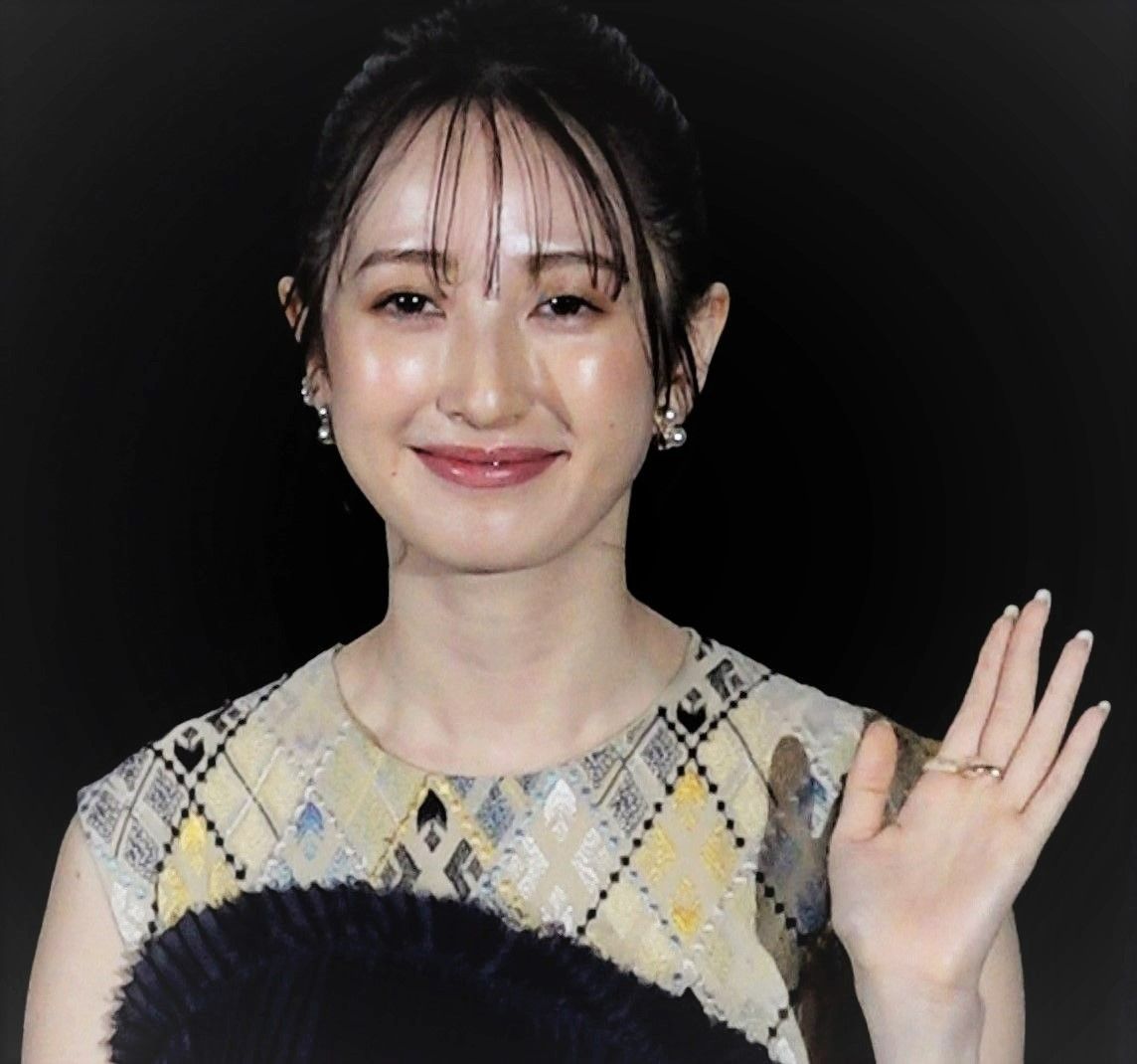 手繋ぎデート写真 バスケ日本代表・原修太がハイパーセレブ女優・團遥香と真剣交際！「白昼堂々のラブラブぶり」NEWSポストセブン - Part 5