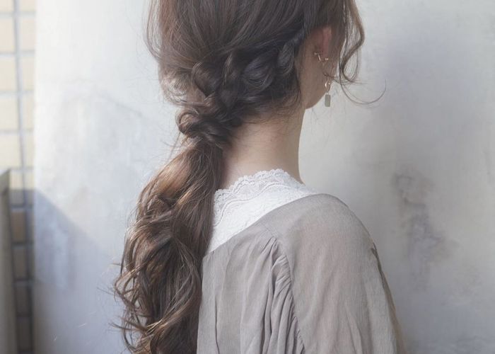 30代の大人ヘアアレンジは編み下ろしが素敵です横浜大倉山ショートカットとボブが得意な美容院Sum