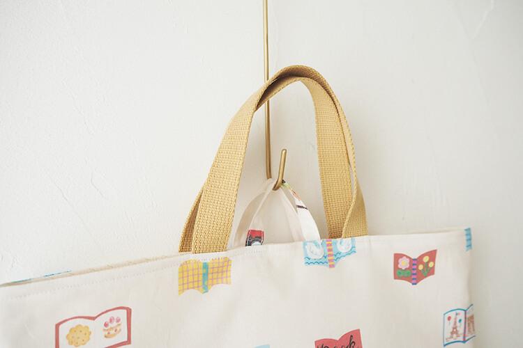 楽天市場 レッスンバッグ キルティング 大きめ 働く車 と 標識 工事車両 裏地付き かっこいい おしゃれ 習い事バック 手提げバッグ お稽古バック保育園バック 日本製 手作り 通園バッグ 幼稚園バック マチ付き : 手芸レースのフェアリーレース