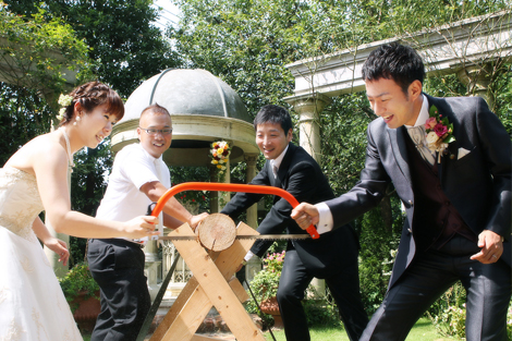 ケーキ入刀の代わりになる面白い演出16選！お酒におにぎり、食べ物以外のアイデアもみんなのウェディングニュース