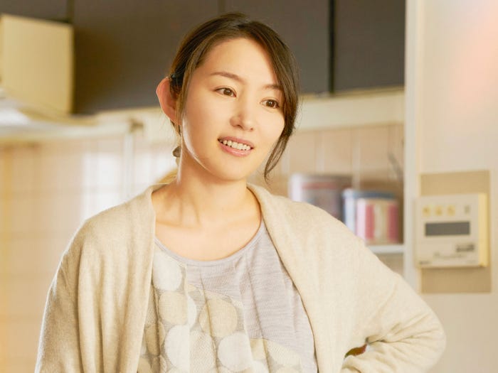 徳永えり殺陣に初挑戦したダブル主演映画「クモとサルの家族」で共感した夫婦と家族の幸せの形 - シネマ写真ニュース : 日刊スポーツ