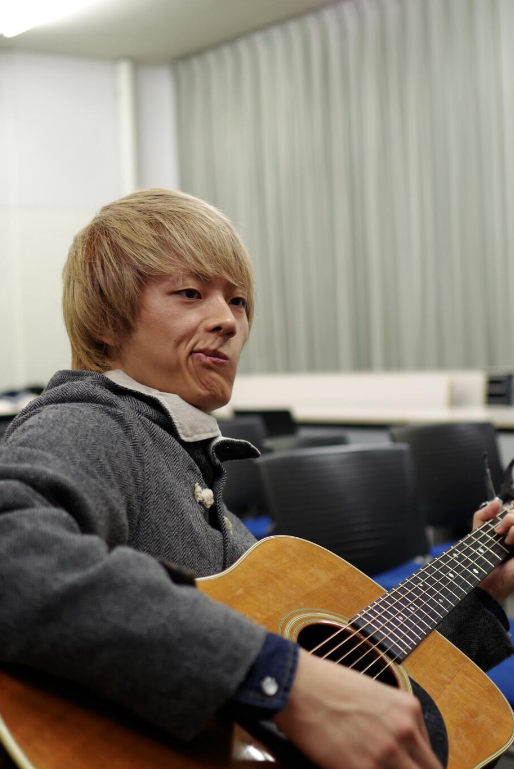 ABEMAエンタメ - 真田広之 64 の元妻・手塚理美 63俳優の次男との2ショットに反響「理美さんにもご主人様にも似てますね」「目元とお口そっくり！」