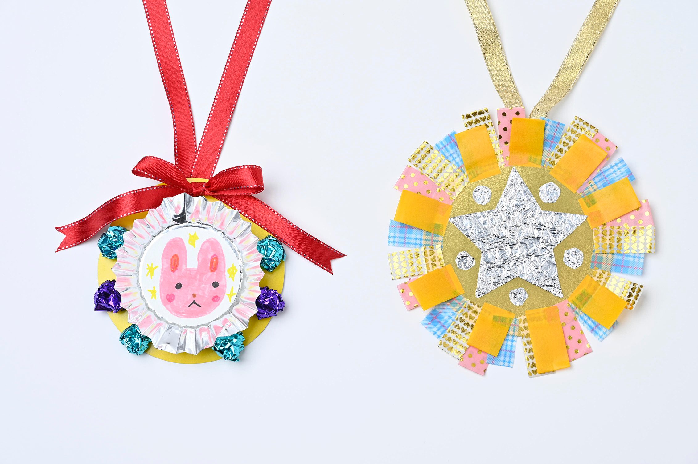 こんばんは🌝 わたこ先生です☆ . 本日は1・2歳児向け☆卒園プレゼント作りのご紹介🌷 ありがとうのお花メダル作ります🙆‍♀️🌸 .1歳児製作内容▶︎顔パーツを貼る .2歳児製作内容▶︎花びらを貼る ▶︎顔パーツを貼る . ※卒園のプレゼント製作ということで