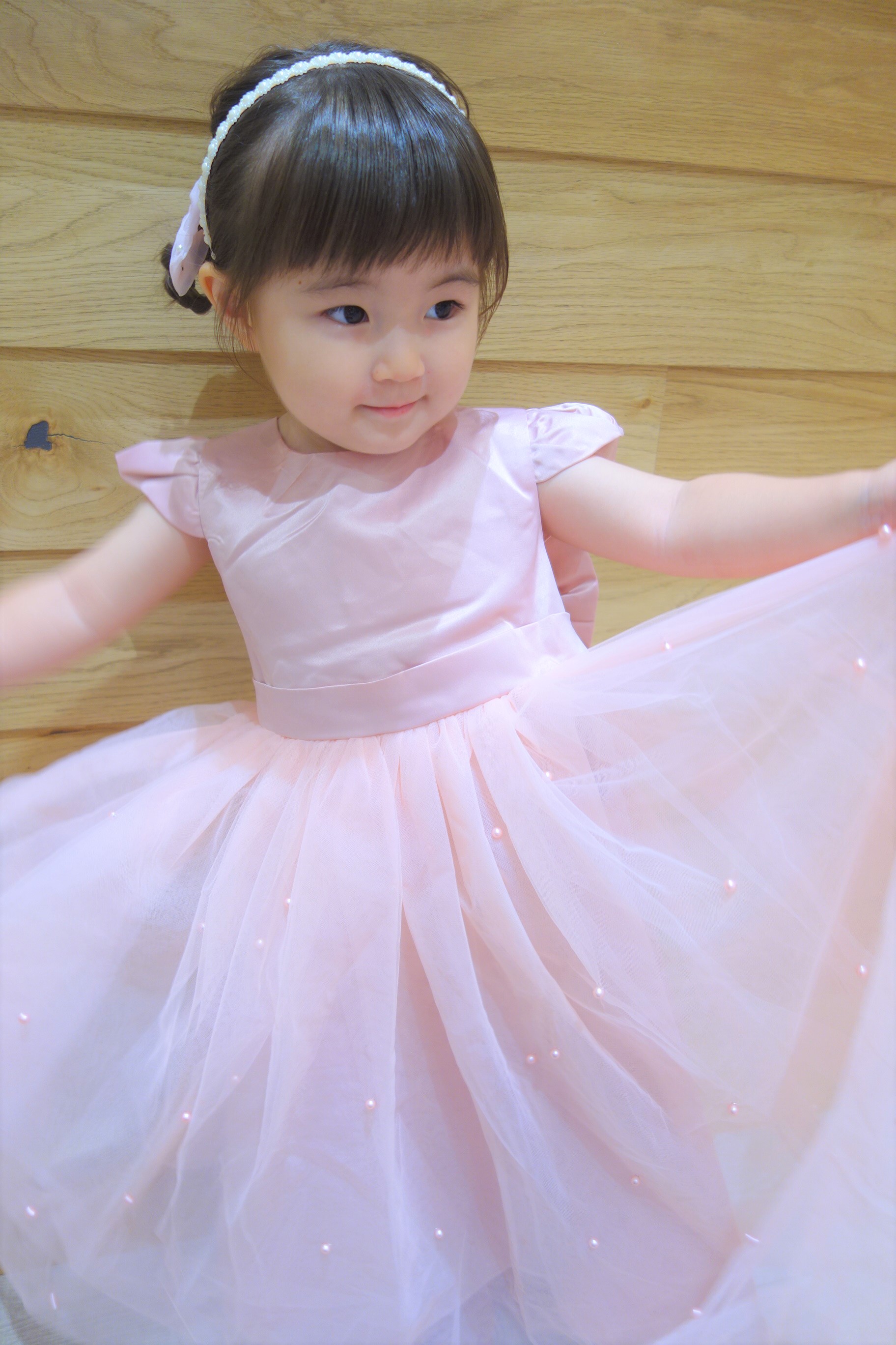 子供がリングガール・フラワーガールに！結婚式の服装ドレスと髪型は