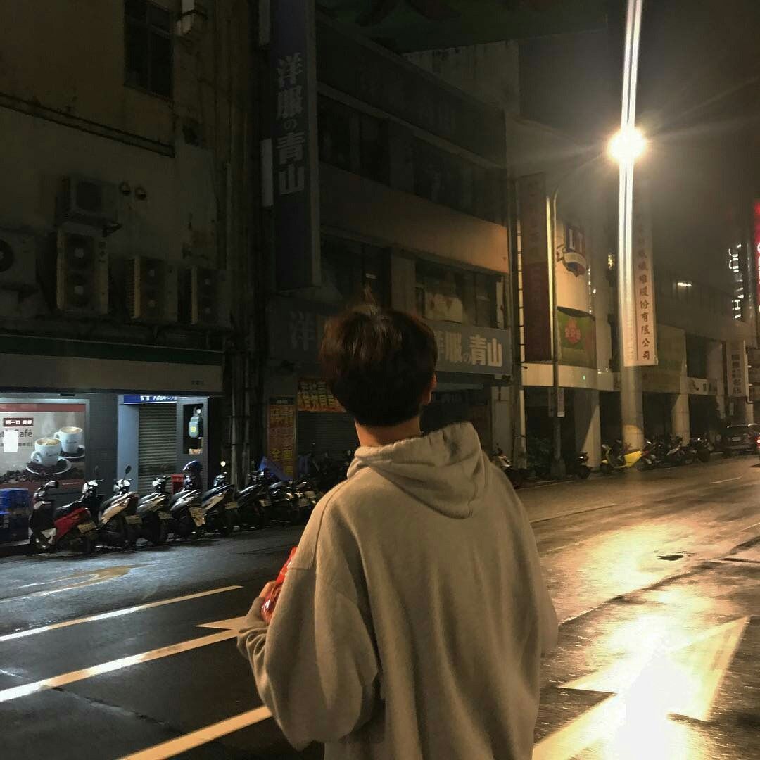 彼氏の後ろ姿の写真・画像素材-Snapmart スナップマート