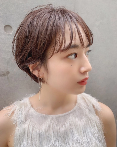 ショート編 結婚式のお呼ばれヘア14選 そのまま参列なら4つのポイントを押さえよう