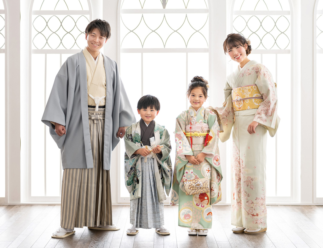 家族写真をおしゃれに撮るポイントは？服装や構図、撮影場所や撮り方まで解説フォトスタジオ ハピスタ 家族写真・子供写真・七五三
