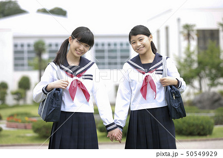 LGBT 女性 女性同士 手をつなぐの写真素材 - PIXTA