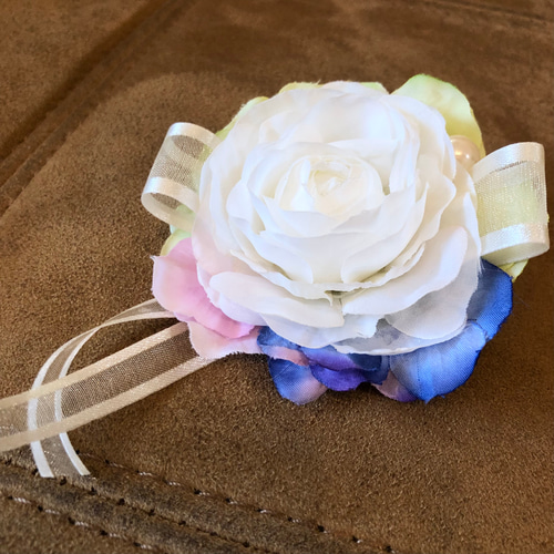 8 件の「コサージュ」のアイデアを今すぐ保存布で作る花、ハンドメイド、コサージュ 手作り など