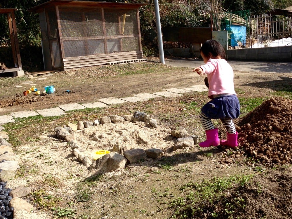 お庭づくり10 レンガお砂場 - ドットパパの家づくりダイアリ