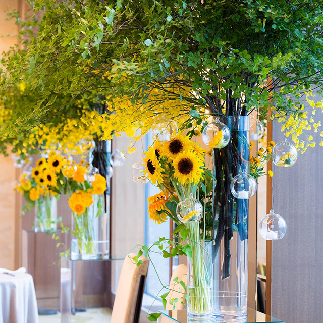 結婚式のフラワーコーディネート 春の終わり～夏の会場装花スタッフブログ大正ロマンな鎌倉の結婚式場・和婚ウェディングは萬屋本店