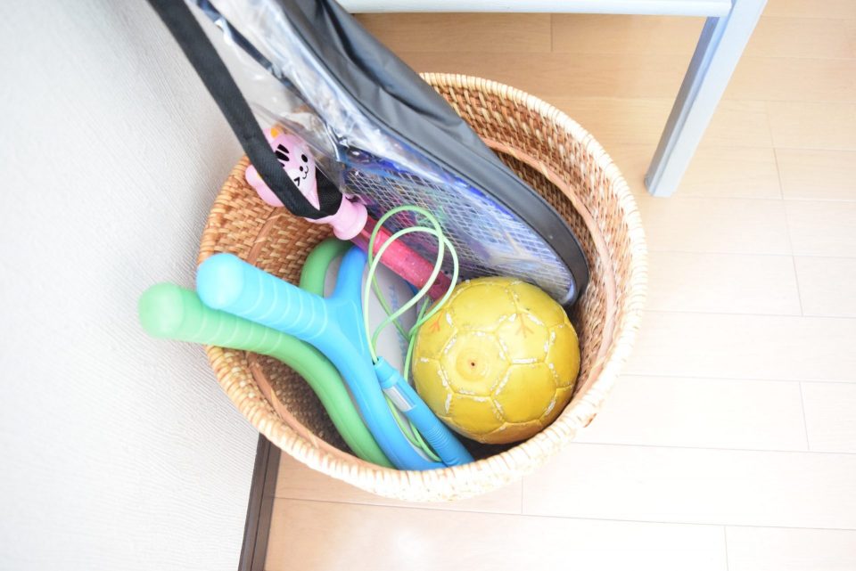 玄関における収納ボックス 子供の外遊びおもちゃの収納に！おもちゃボックスのおすすめランキングモノスポ