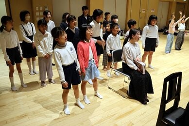小学生のための音楽会用合唱曲集 笑顔のたね 範唱＋カラピアノCD付き 音楽之友社 「小学生のための音楽会用合唱曲集」シリーズ第18集web総合楽器店 chuya-online.com
