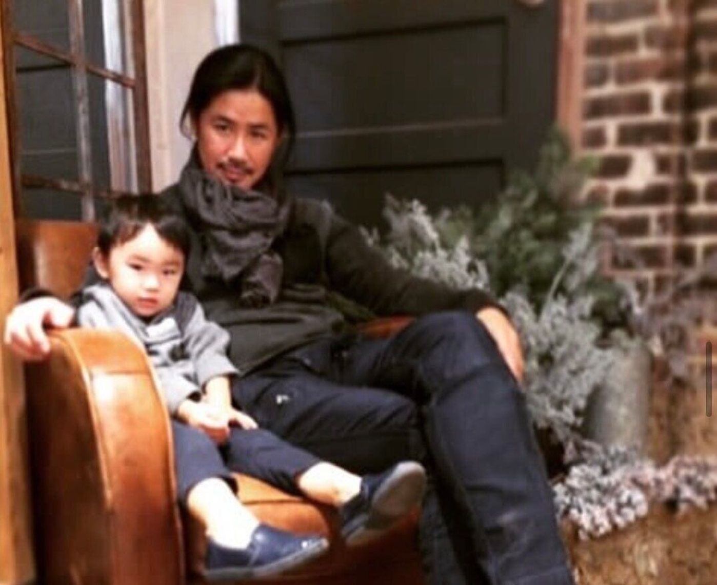 🏡 父と娘の風呂時間。 やっぱり小学生は、まともな笑顔くれない。 次女のアオネと僕は顔が似てると言われます。 好みの食べ物も同じ。チョコ。kidsお風呂