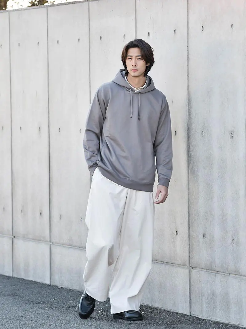 眼鏡をかけた日本人の男子中学生の写真素材FYI03837639ストックフォトの Qlean Market キュリンマーケット