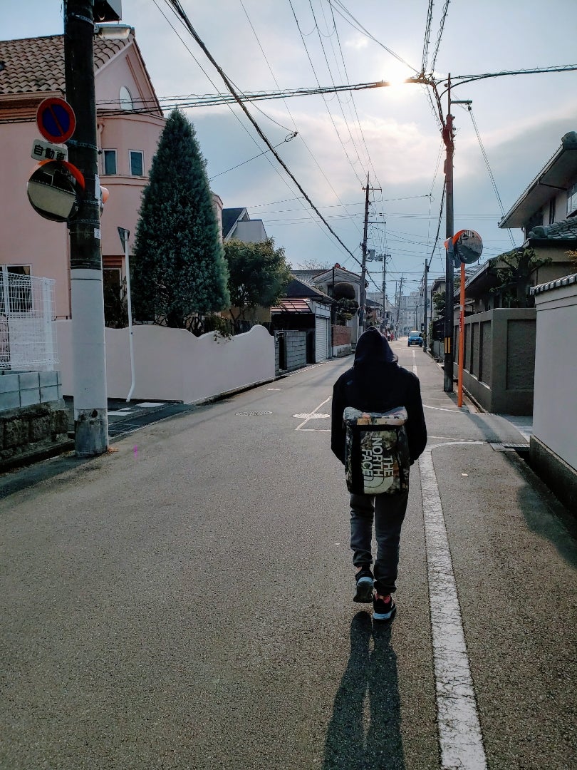 彼氏の後ろ姿 ストーリーTikTok