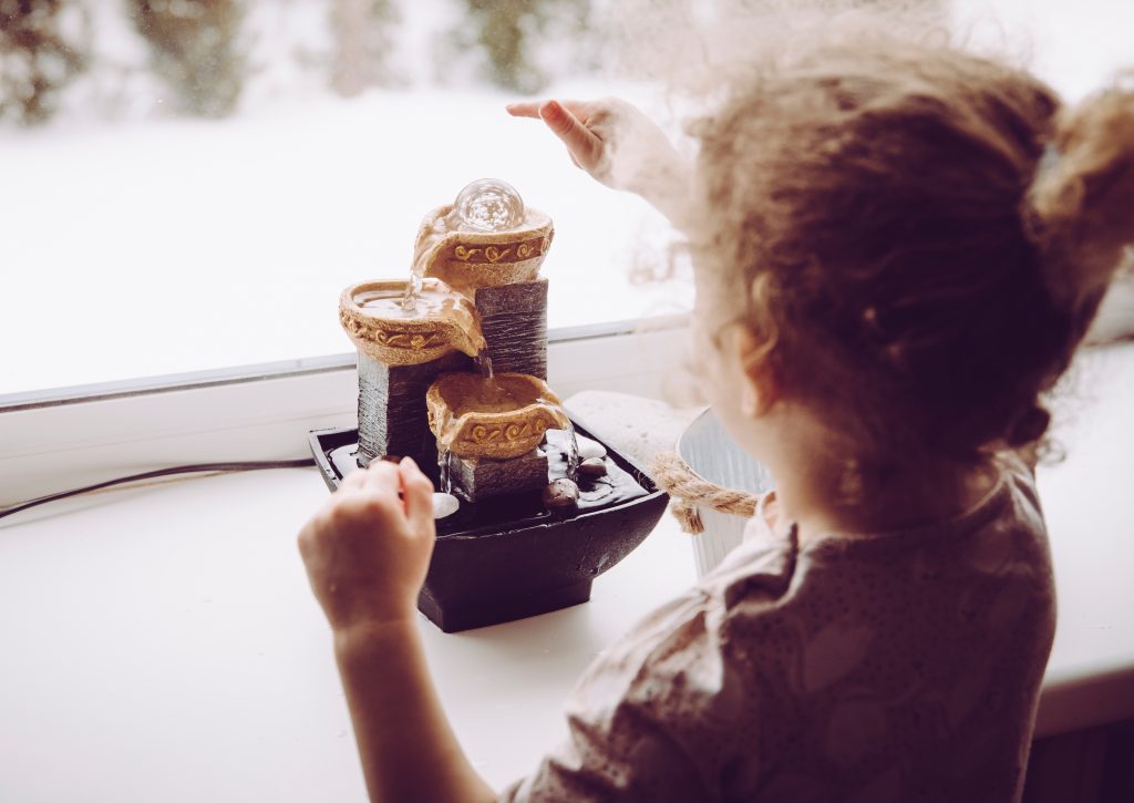 リビングの風水インテリア 方角とレイアウトの基本 - 運びを良くする風水インテリア