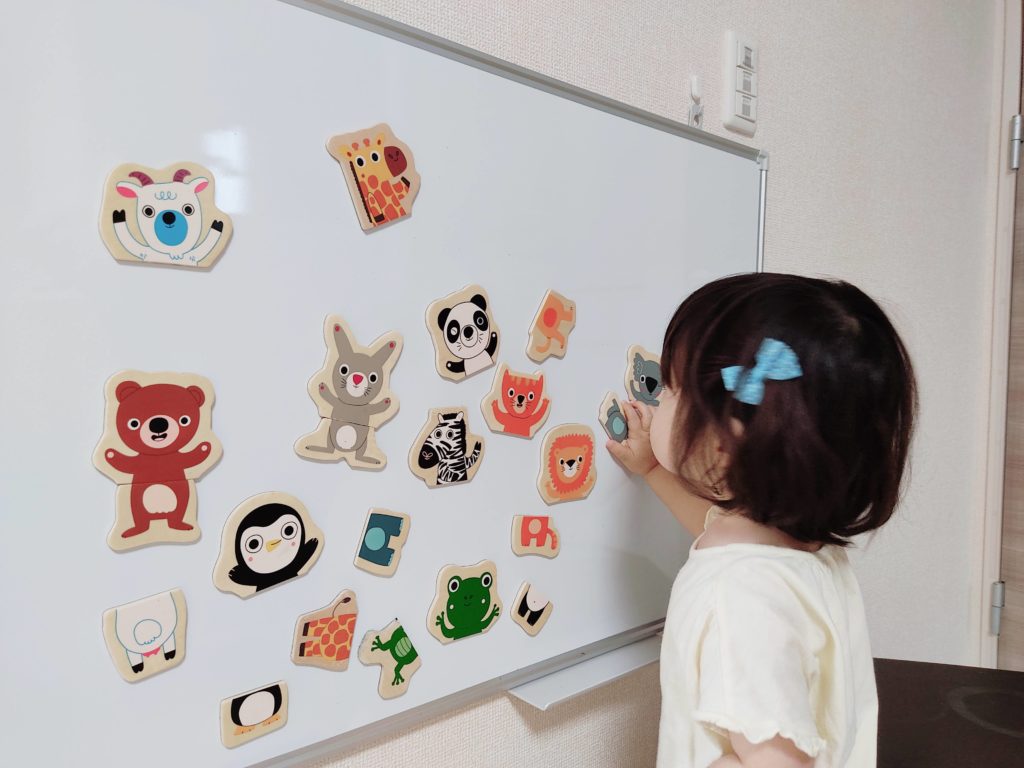 100均で人気 キャンドゥの知育おもちゃフレークマグネットを紹介しますouchiedu