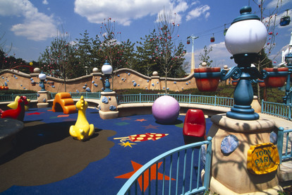 ディズニーランドでの冒険：1歳児が学ぶ幼児教育の魔法幼児教育研究家