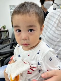 レディースボウズスタイル丸型×ベリーショートの20代におすすめ眉上