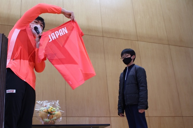 金メダルに輝く 現役自衛官 男女レスリング