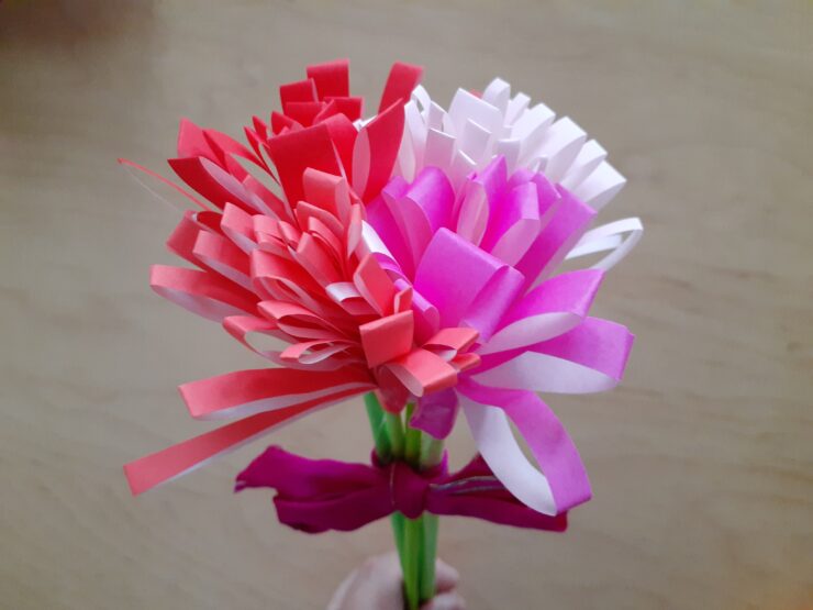 DIYで作るモール製ケシの花の作り方 手作りプレゼント「モールで作る花束」、母の日、敬老の日 卒園式に先生へ送る 可愛いハンドメイド