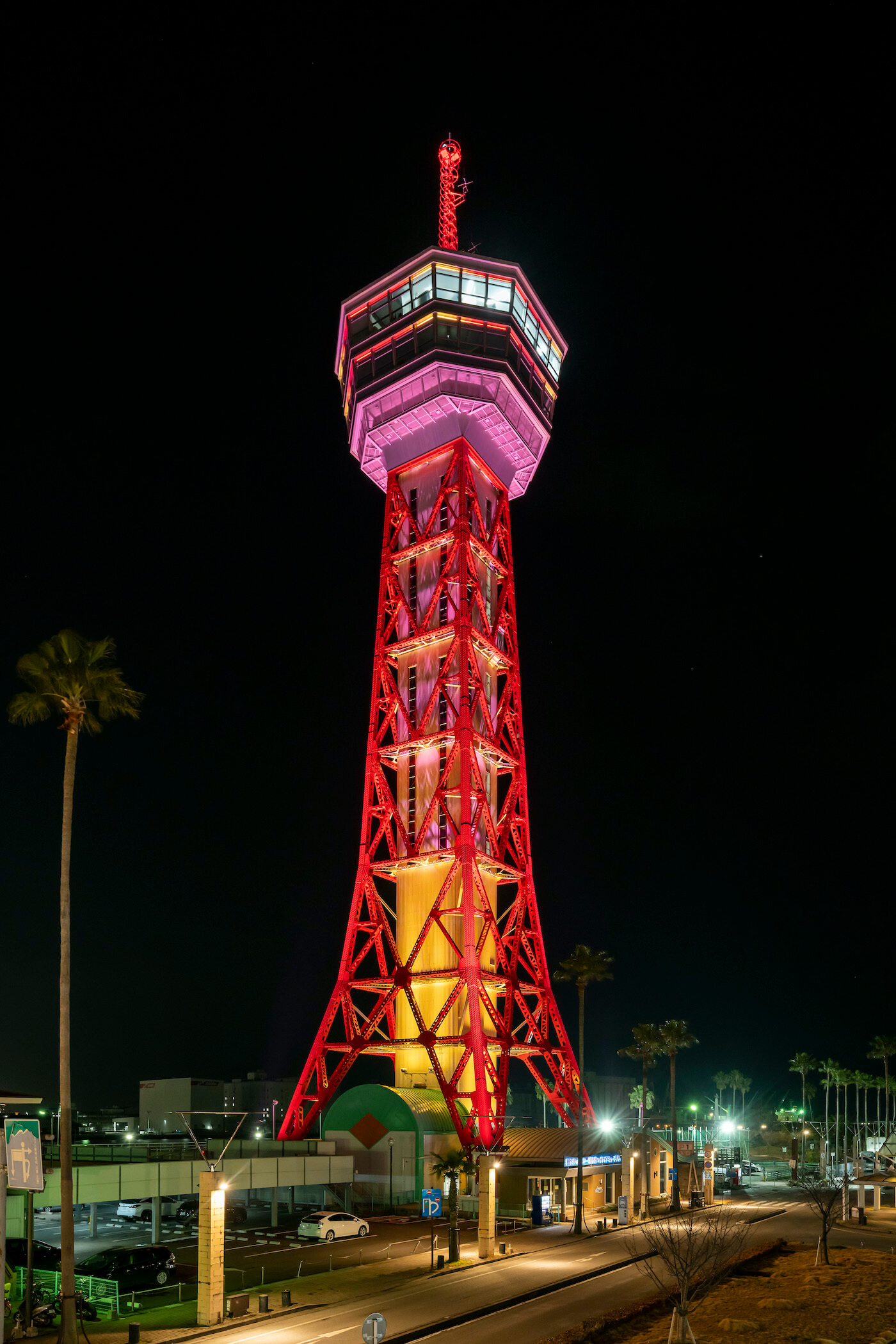 福岡サンパレスで行われた山下達郎ライブに出撃してきました。 昨年は行けなかったので2年ぶり。 なんと一階の14列が当たりました。  mcで久留米の名前が出ましたが、大牟田の名前は出ず。