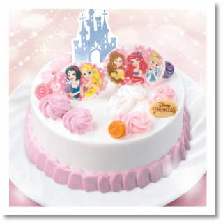 お誕生日ケーキ🎉 別の日に、じいじばあば&従兄弟と一緒に スポンジケーキを食べてお祝いしたので🎂 家族のお祝いケーキは サーティワンのアイスケーキに決定🌟31デコケーキめちゃ可愛い🥺💕 トッピングも付いてたんですが 息子が好きな海の生き物のクッキーを乗せたくて